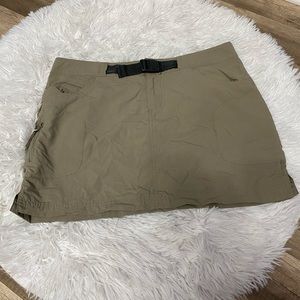 Columbia size 4 skirt.